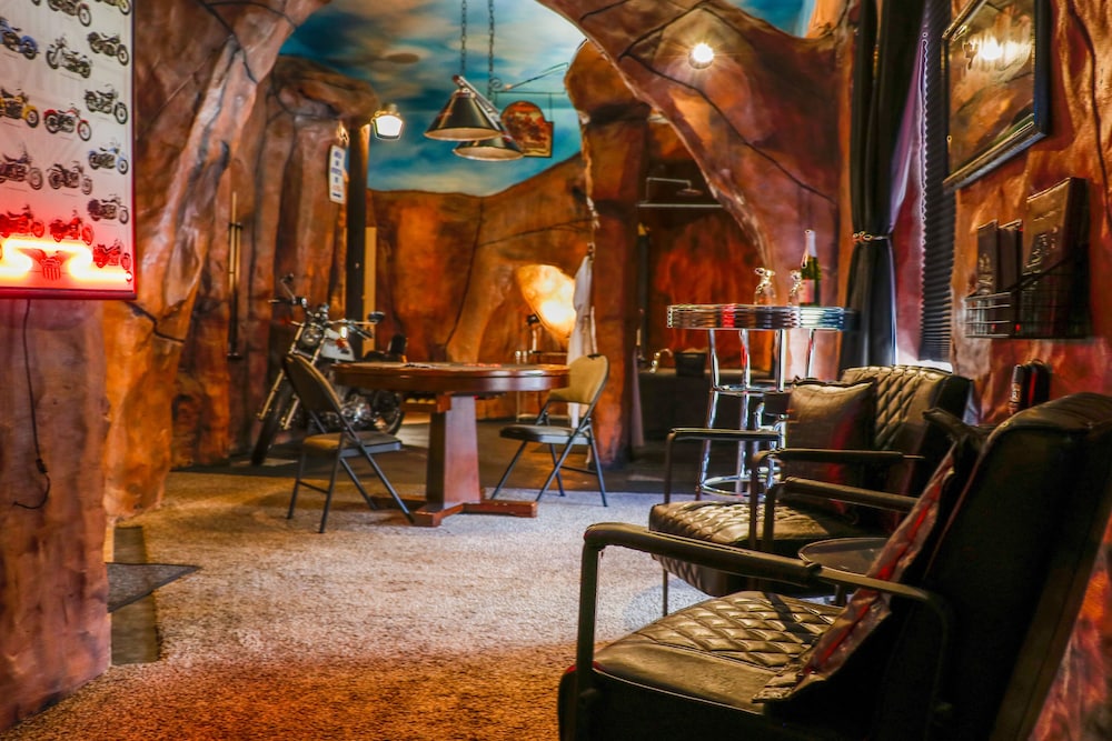 Room (Biker Road House)