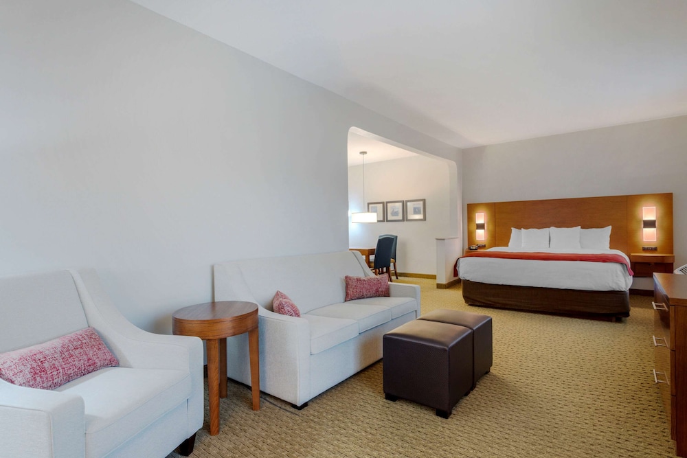 Suite, 1 King Bed, Non Smoking