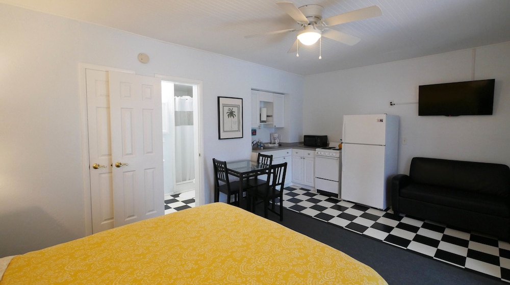 Deluxe Studio, 1 Queen Bed with Sofa bed, Ocean View