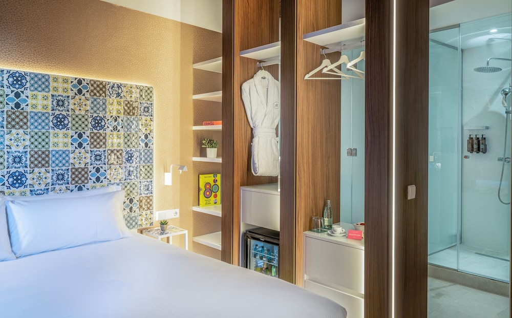 Classic Single Room, Courtyard View
