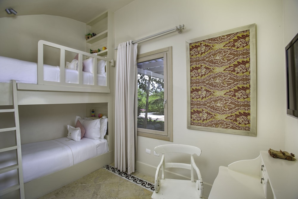 Luxury Pool Family Suite