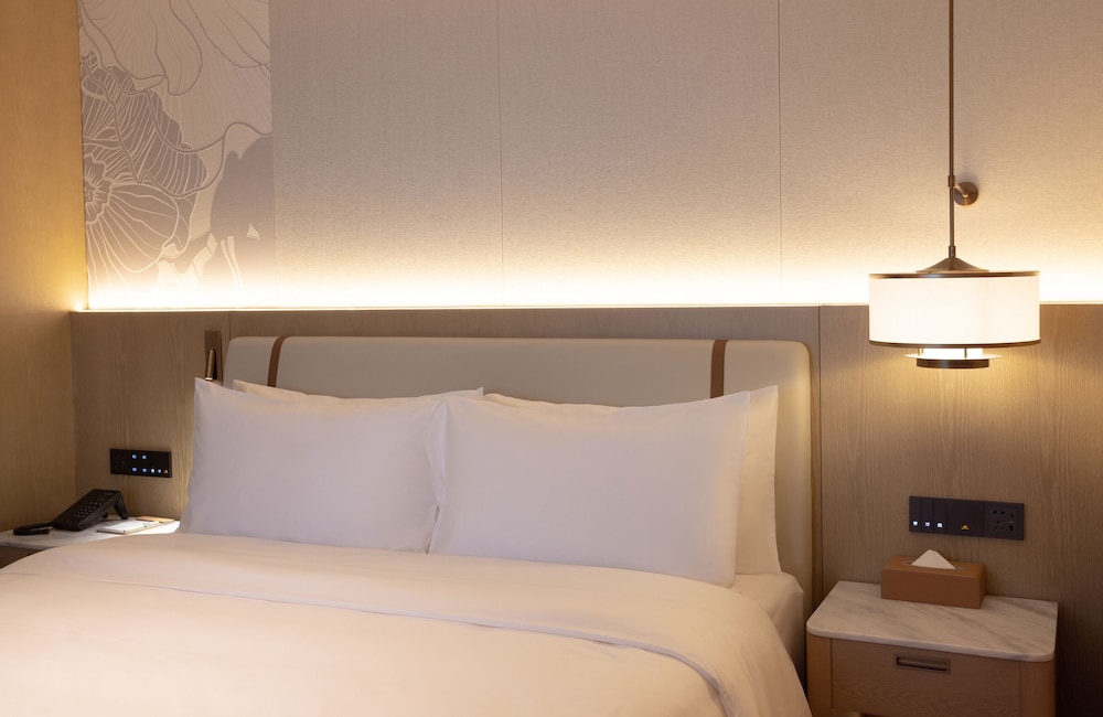 Superior Room, City View