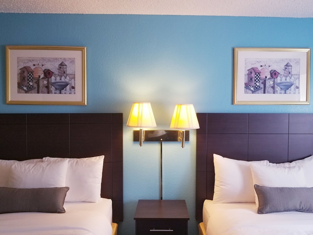 Room, 2 Double Beds, Non Smoking - Photo 2