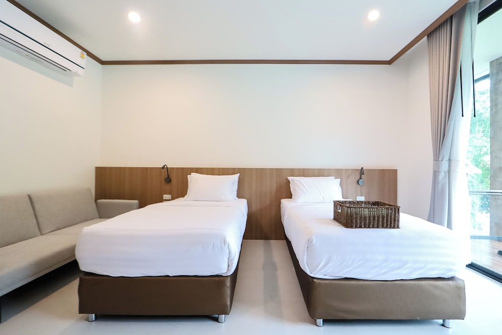 Deluxe Twin Room - Photo 1