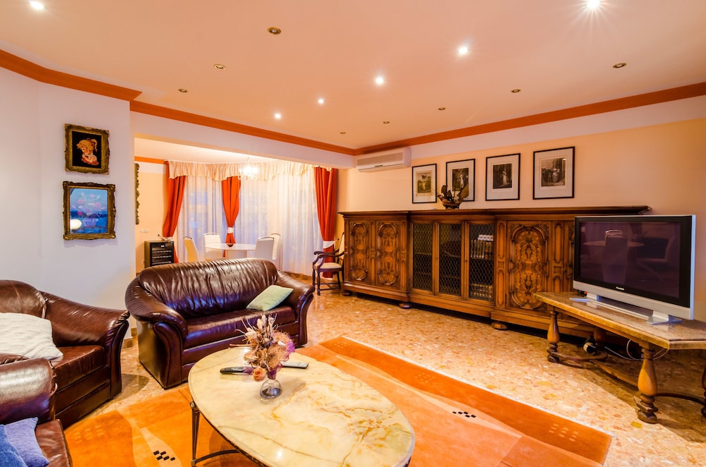 Suite (Pansion Villa Antonio - Deluxe Presid)