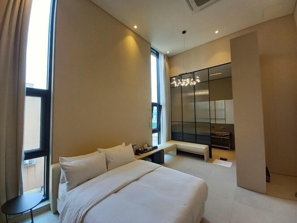 Executive Studio Suite