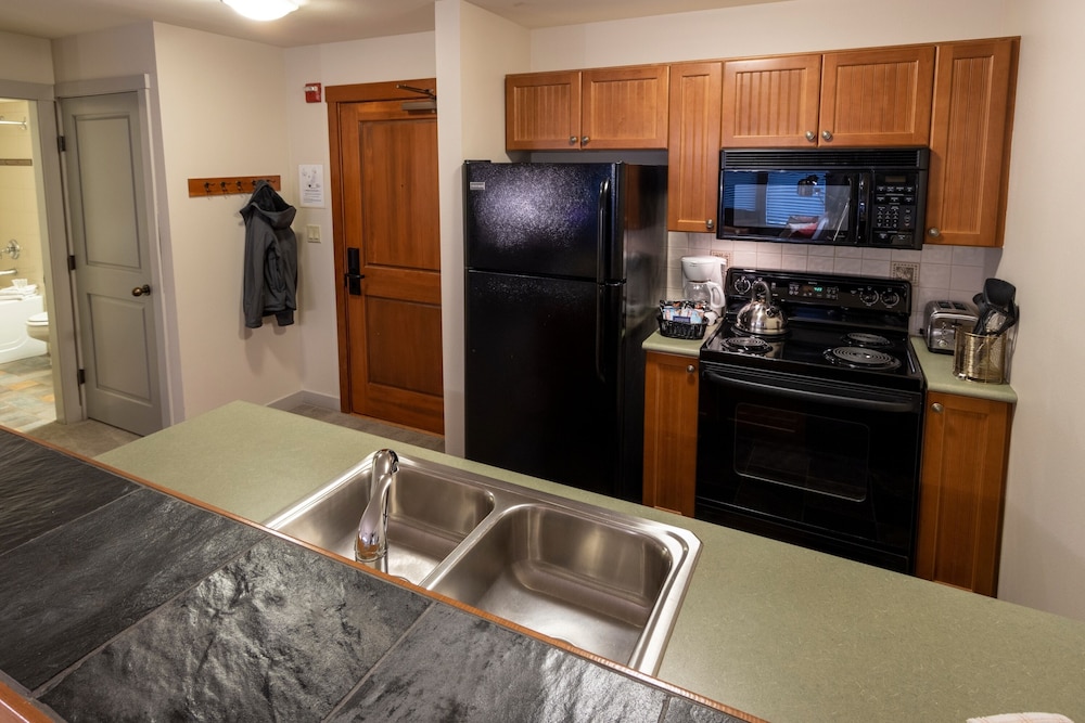 Condo, 2 Bedrooms photo 3