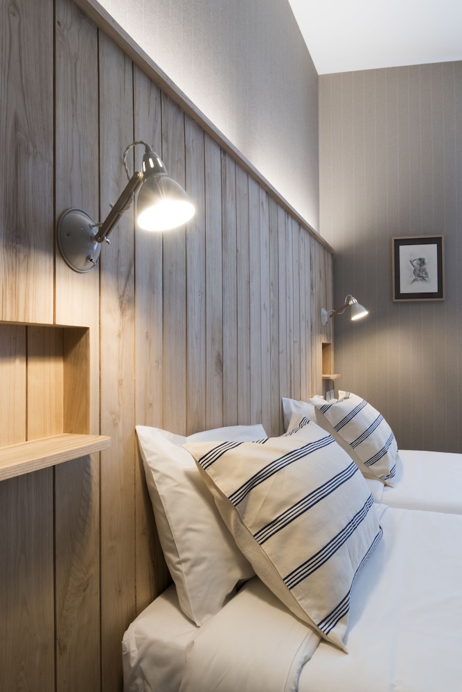 Double or Twin Room - Photo 15