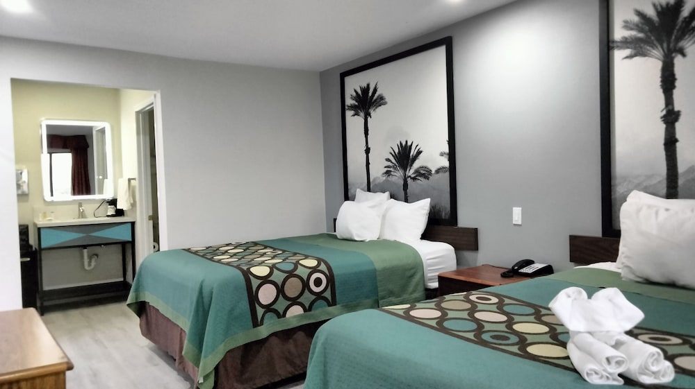 Standard Room, 2 Queen Beds photo 3