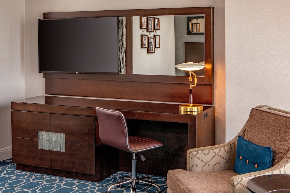 Room, 1 Queen Bed - Photo 3