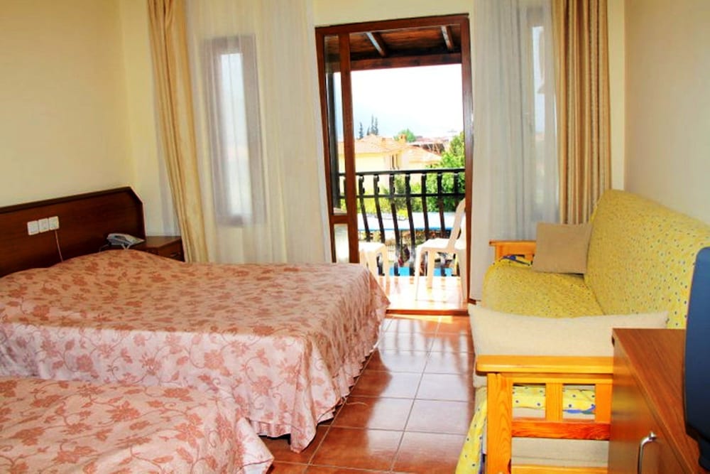 Triple Room - Photo 1