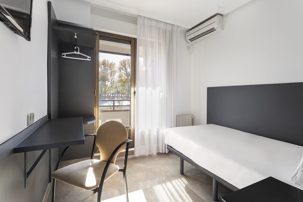Basic Room photo 2