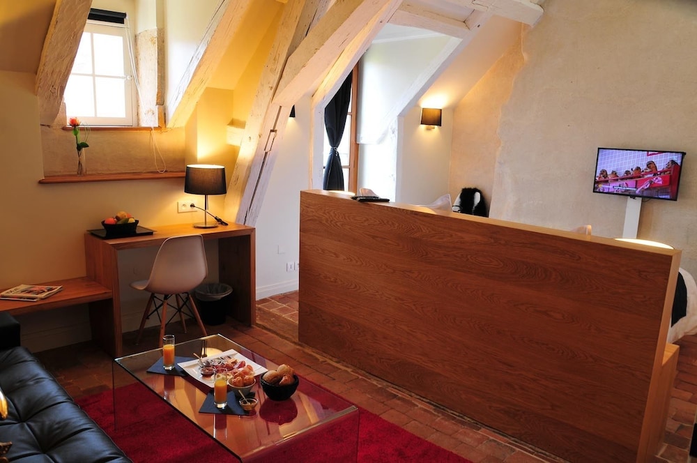 Deluxe Double Room (Marie Madeleine) photo 3