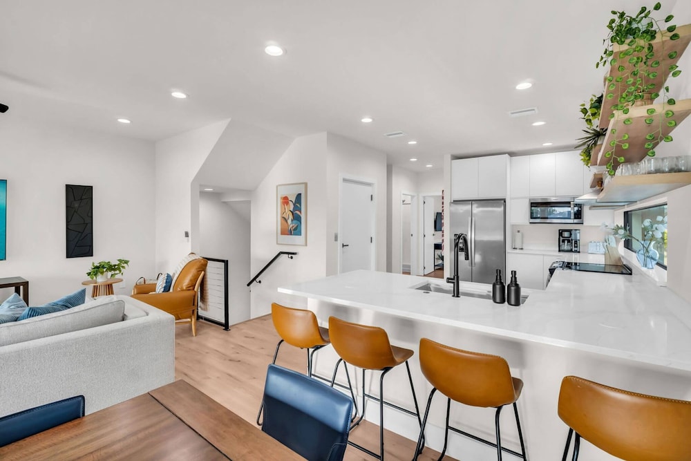 NEW 4 Bed 3 Bath Heated Salt Pool Walk2beach, Foto 58