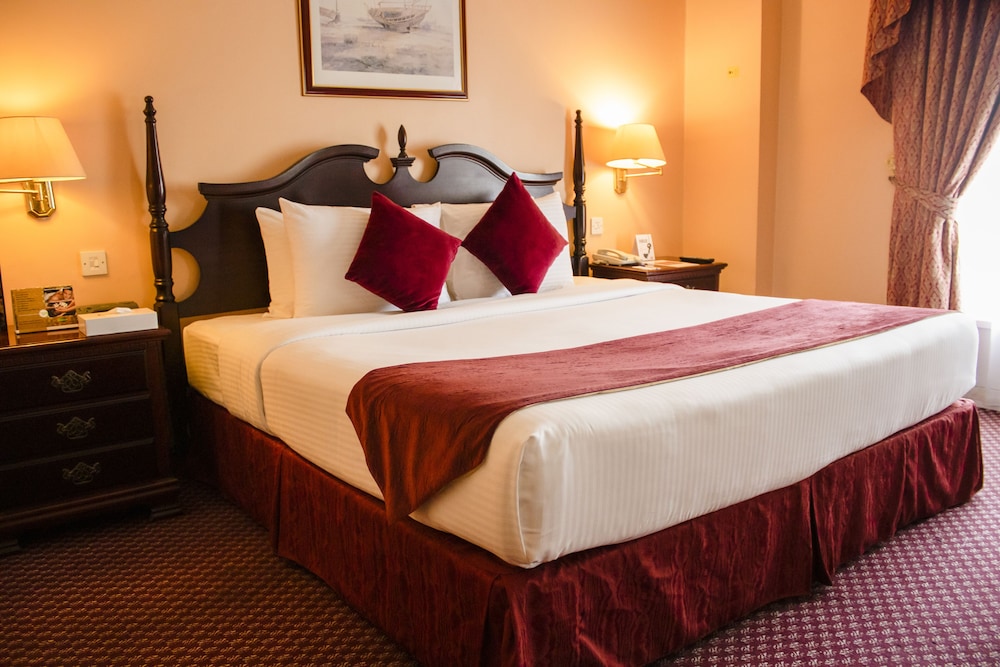Suite, 1 King Bed - Photo 4