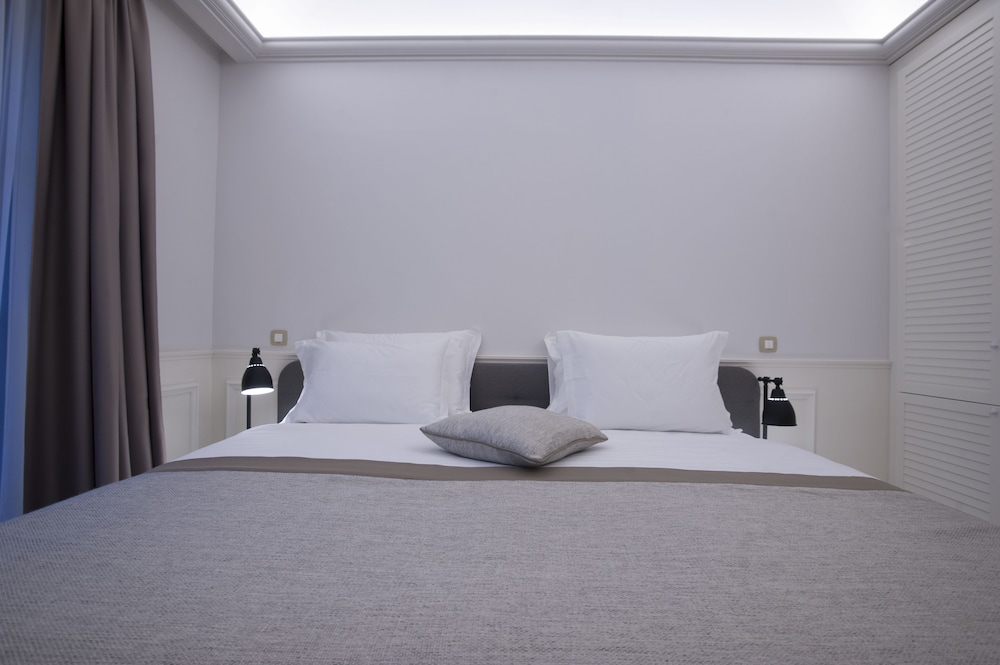 Double Room, 1 Queen Bed photo 3
