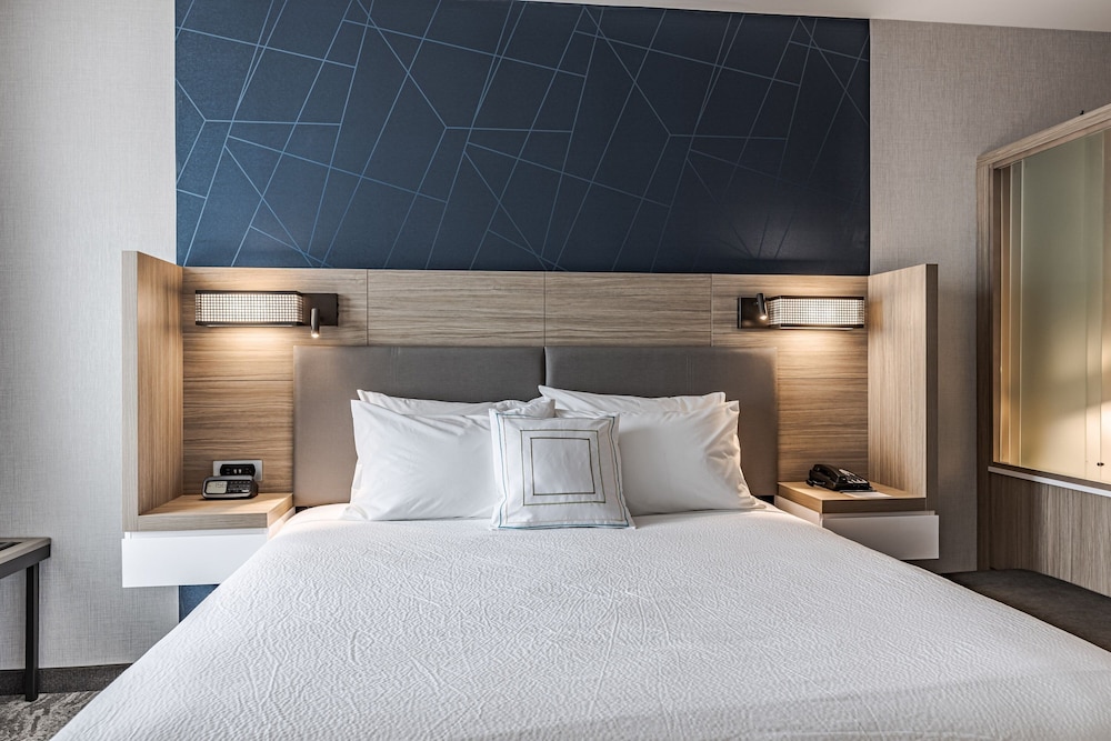 Suite, 2 Queen Beds (Mobility Accessible, Tub) - Photo 6