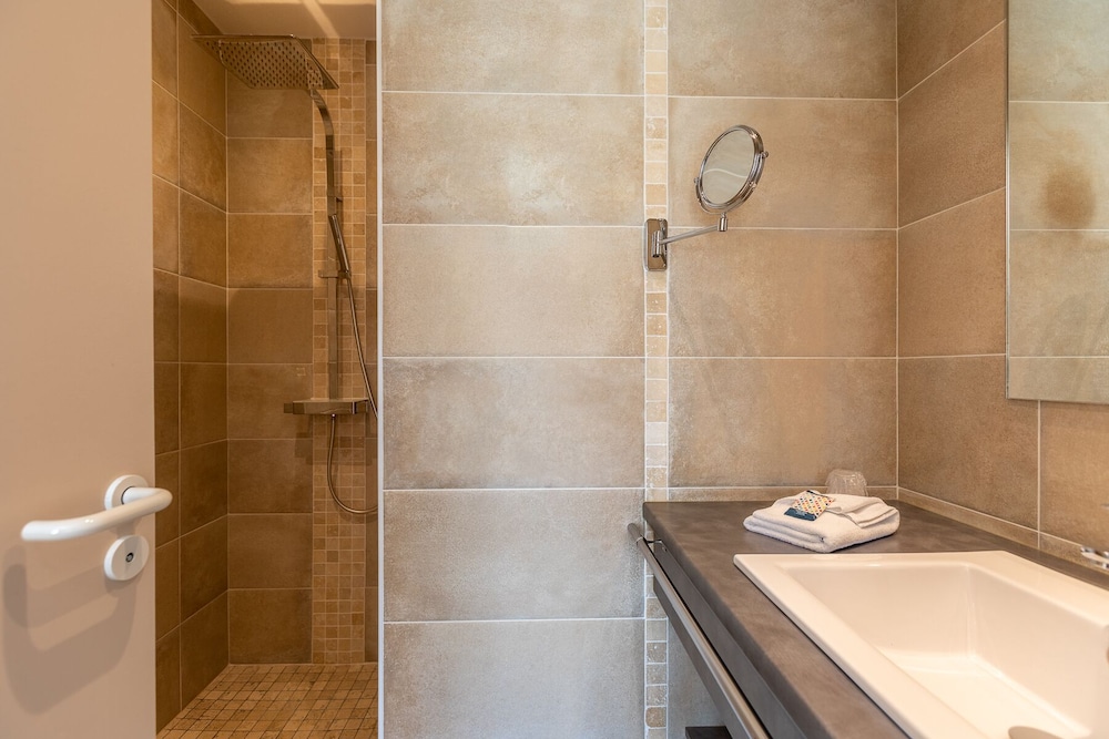 Chambre double avec terrasse vue piscine - Photo 7