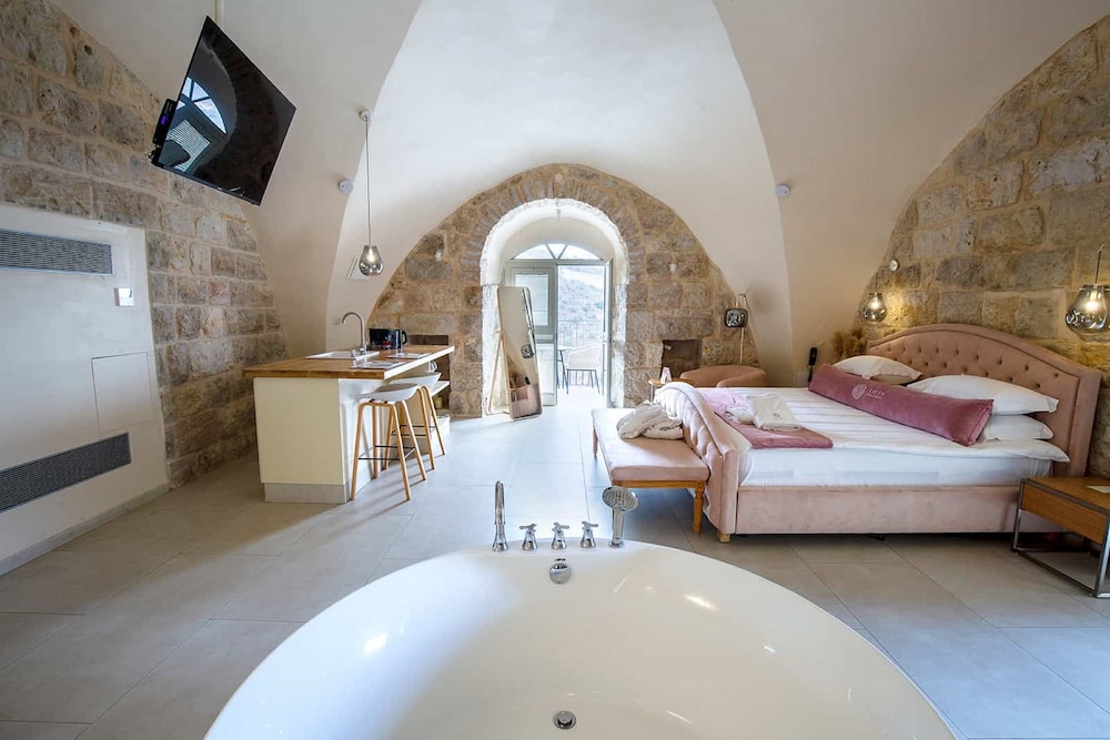 Elite Studio Suite