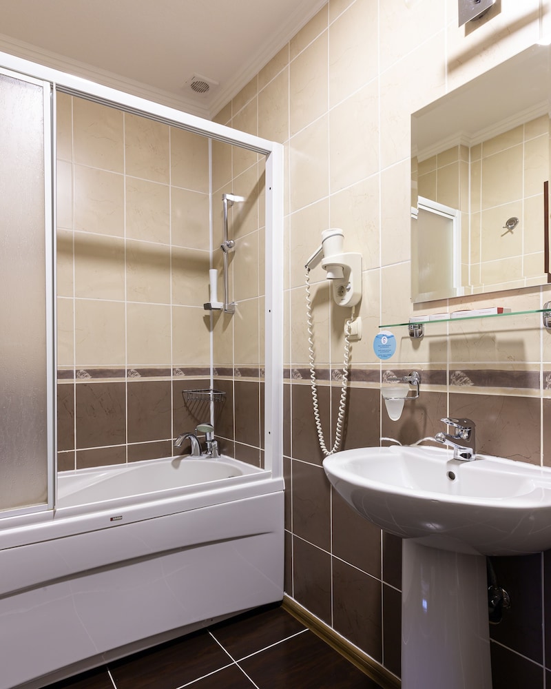 Superior Quadruple Suite photo 2