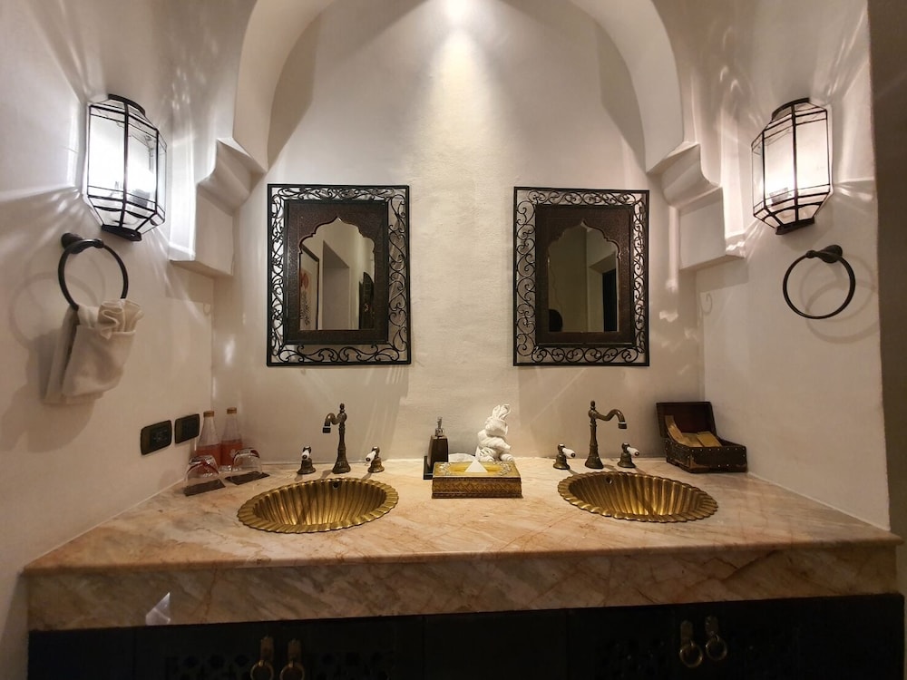 One Bedroom Morocccan Beachfront Villa - Photo 10
