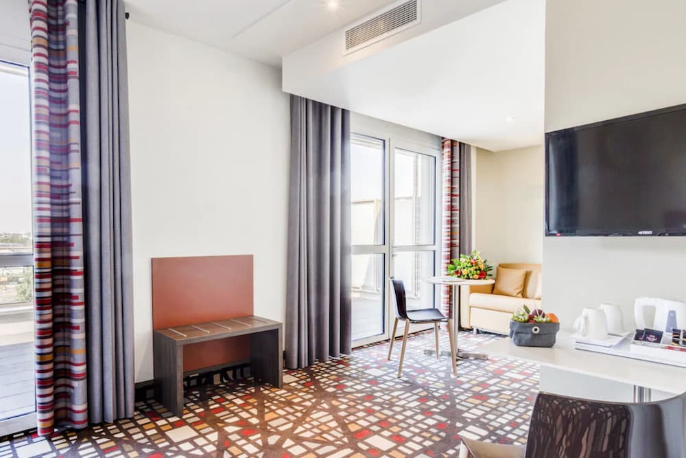 Superior Double or Twin Room, Accessible, Bathtub photo 1
