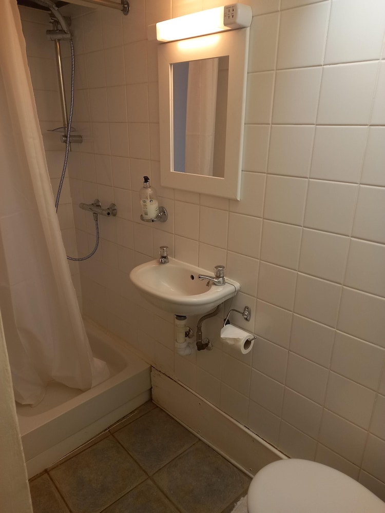 Superior Twin Room, Private Bathroom - Photo 2