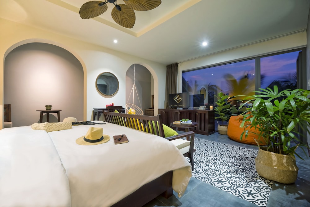 Family Suite (with outside bathtub)
