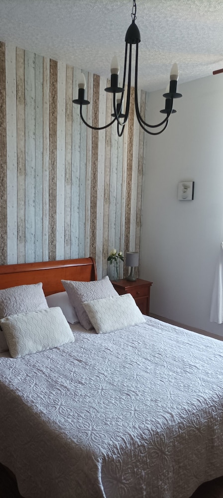 Deluxe Double Room, 1 Queen Bed, Garden View (Zen) photo 2
