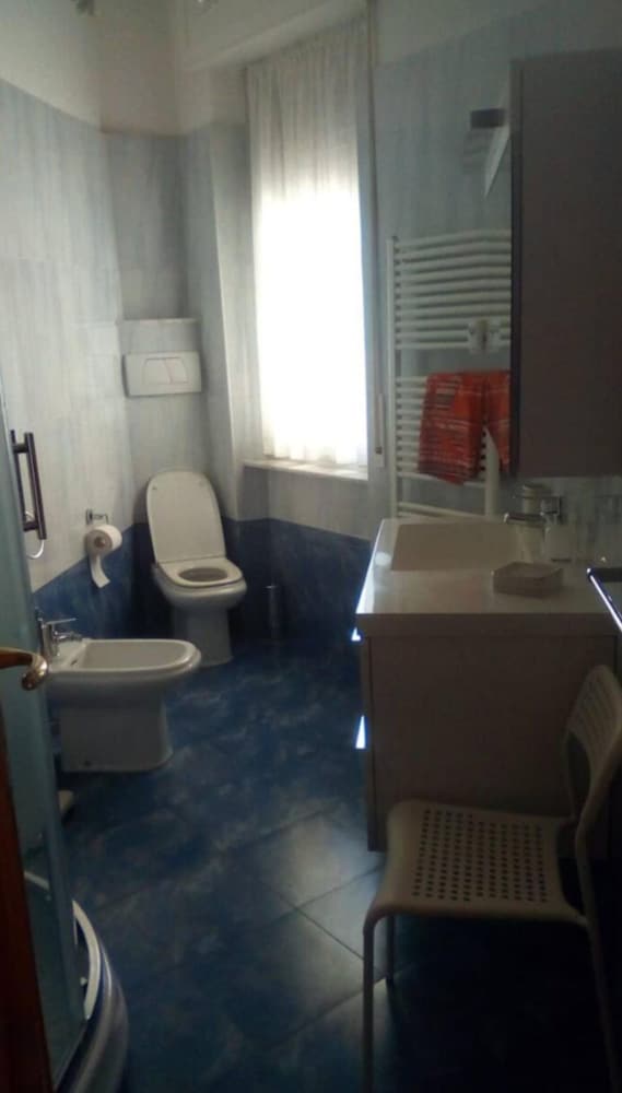 Geräumiges Apartment mit Meerblick-Terrasse in Genua Pegli, Foto 7