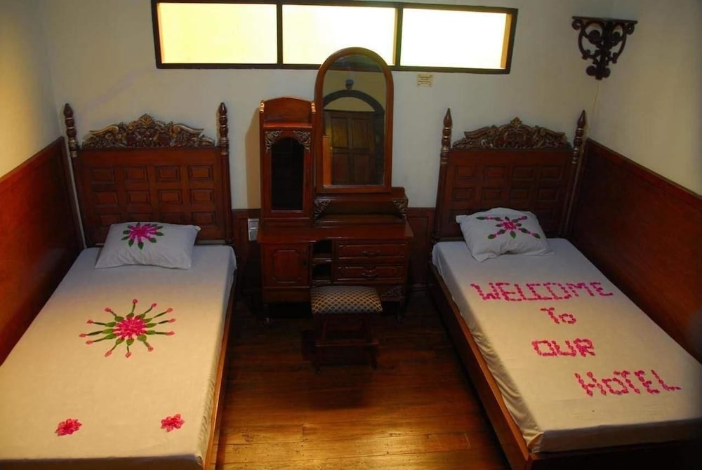 Standard Twin Room photo 2