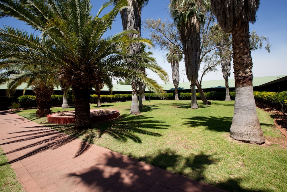 Deluxe Room, 2 Queen Beds, Garden View - Photo 7