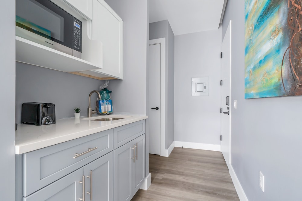 Deluxe Double Room, 2 Queen Beds - Photo 2