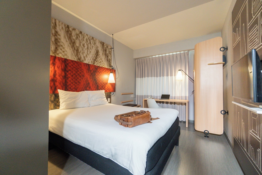 Room, 1 Double Bed with Sofa bed photo 2