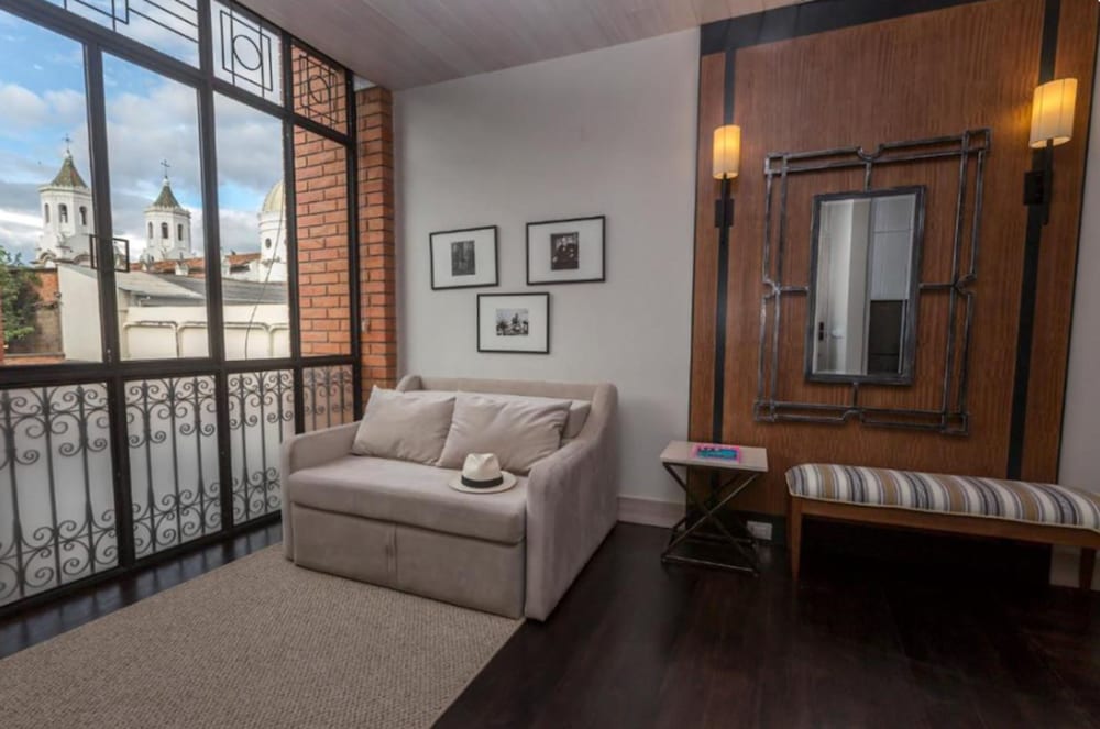 Exclusive Suite, 1 King Bed with Sofa bed, Kitchen, Executive Level photo 3