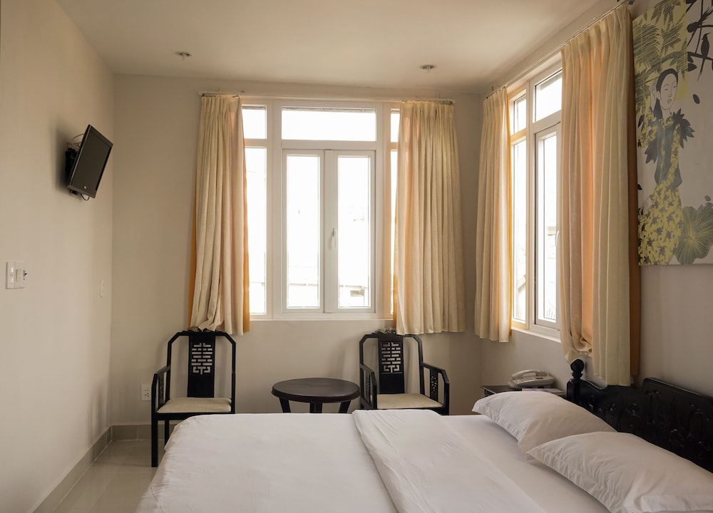Royal Suite, 1 King Bed, Bathtub, City View photo 2