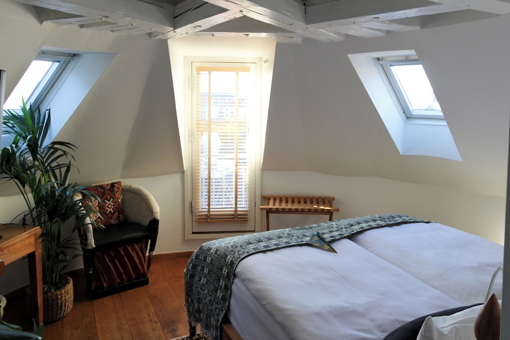 Basic Double Room photo 2