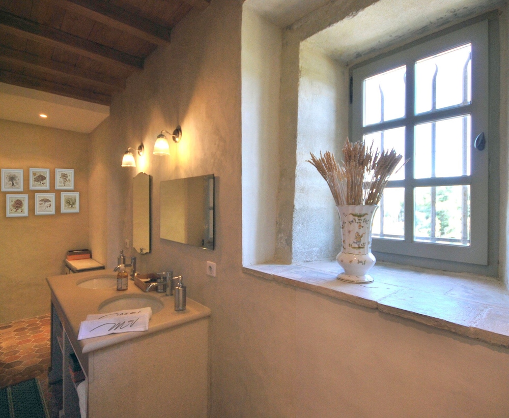 Double or Twin Room (La Boissière) photo 3