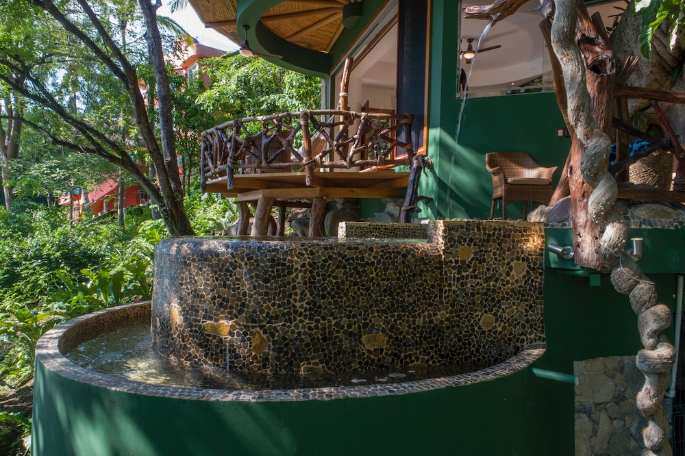 Jungle Love Nest-ocean View