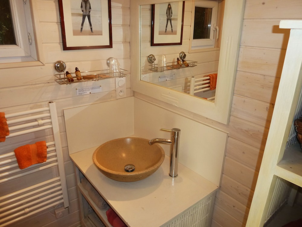 Classic Double Room, Ensuite (gîte La Bergerie) photo 3