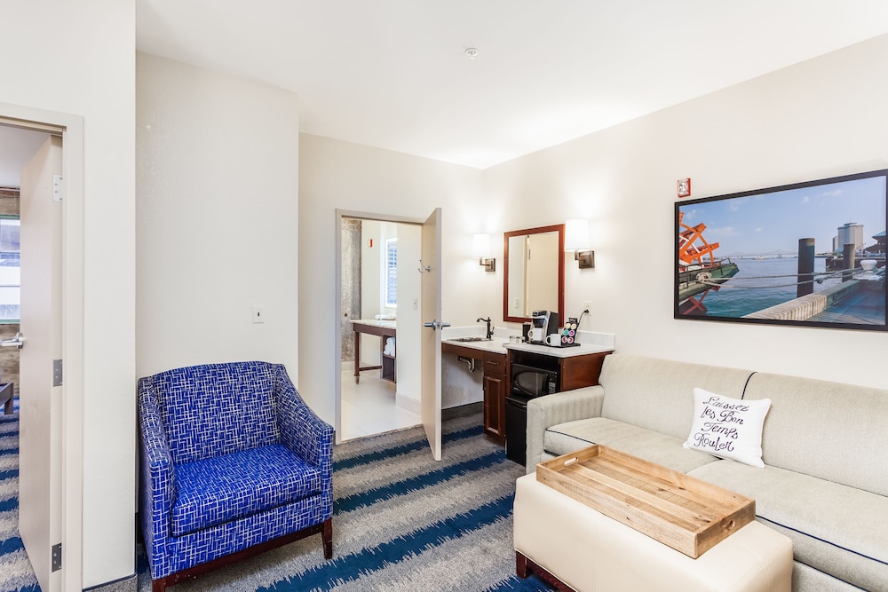 Suite, 2 Queen Beds, Accessible photo 2