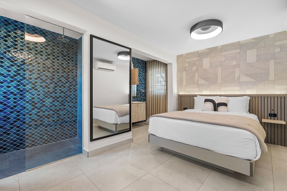 Standard Room, 1 Queen Bed