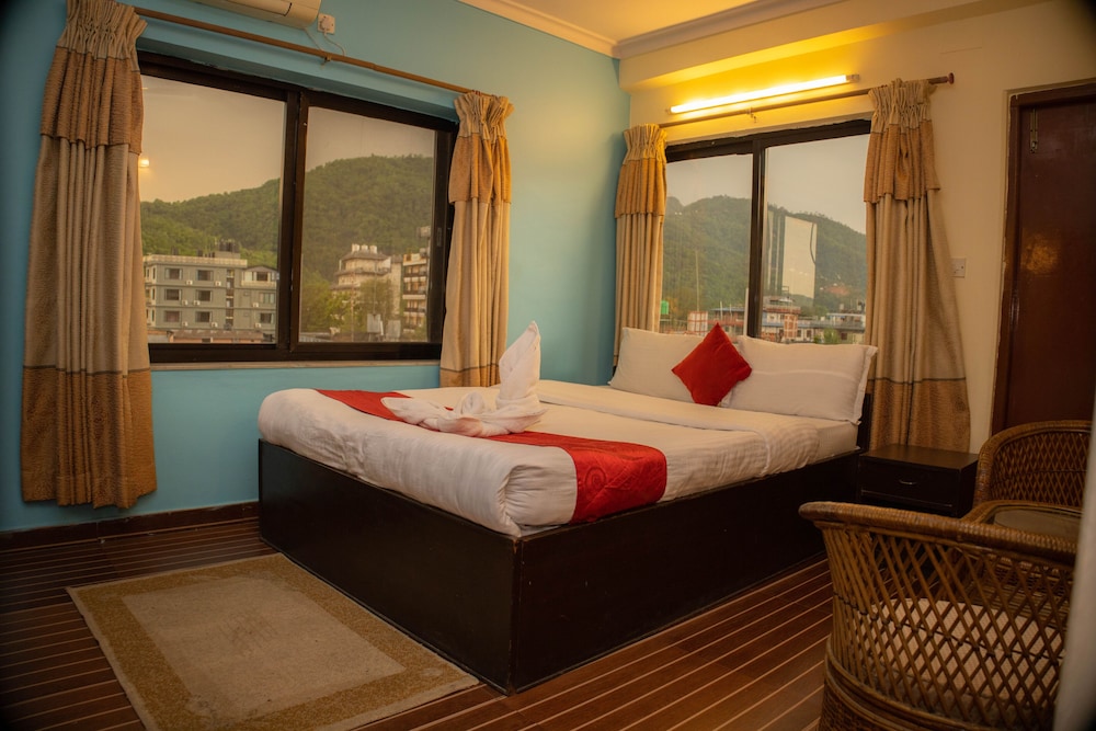 Deluxe Double or Twin Room - Photo 6