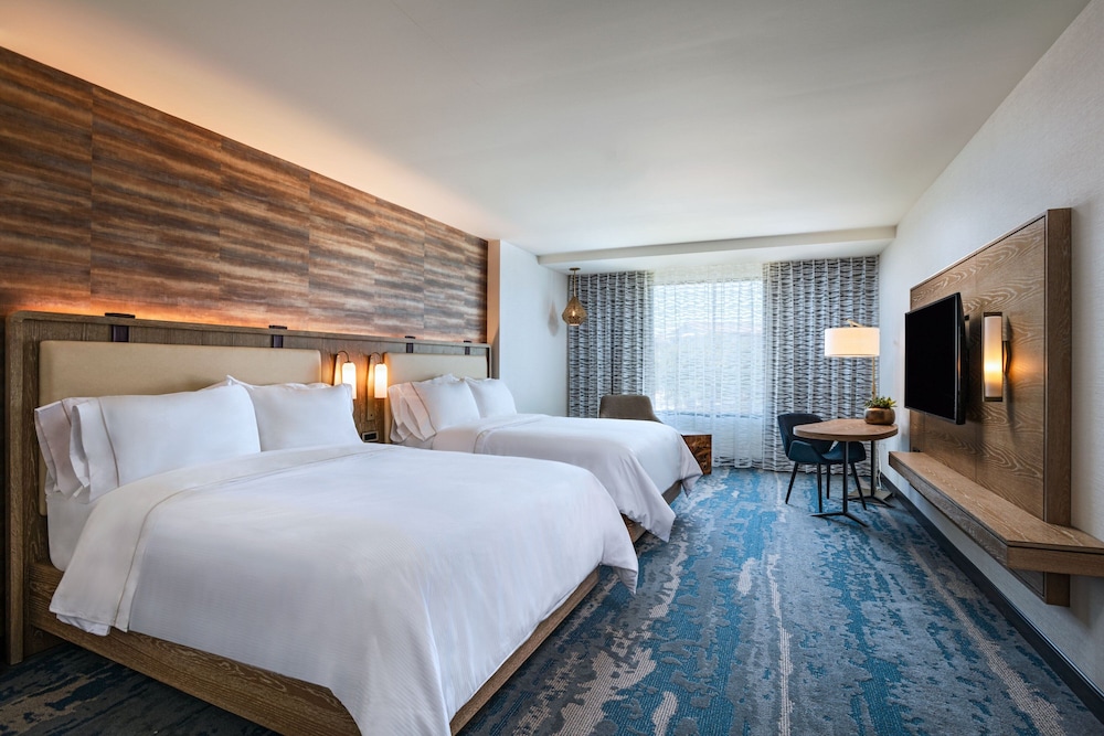 Traditional Room, 2 Queen Beds (Hearing Accessible)