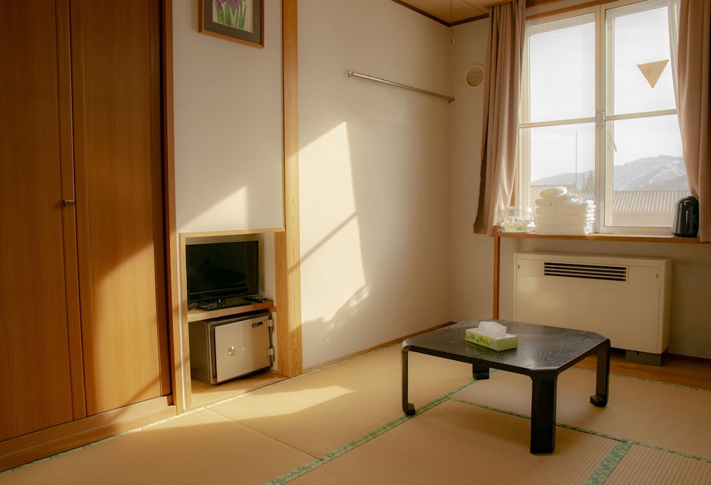 Japanese Style Triple Room with 3 Adults Occupancy (Non Smoking) photo 1