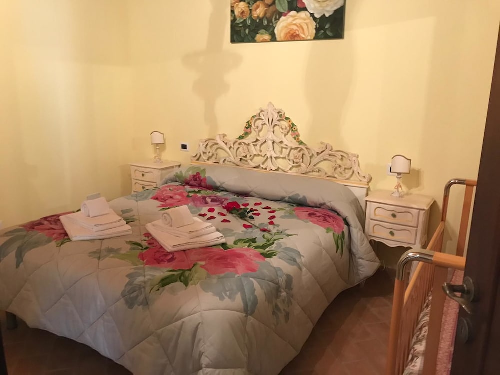 Apartment, 2 Bedrooms, Accessible photo 1