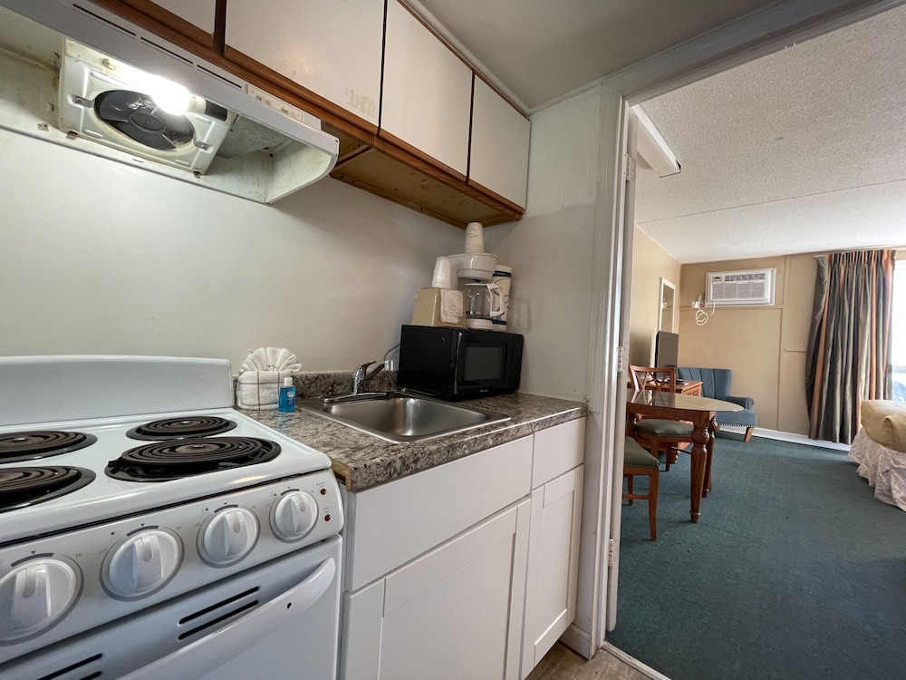 Standard Triple Room, Multiple Beds, Kitchen, Resort View - Photo 4