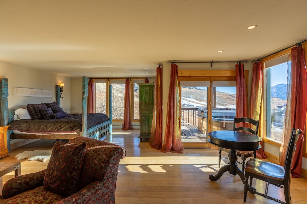 Premium Room (Not Pet Friendly and No Elevator) photo 1