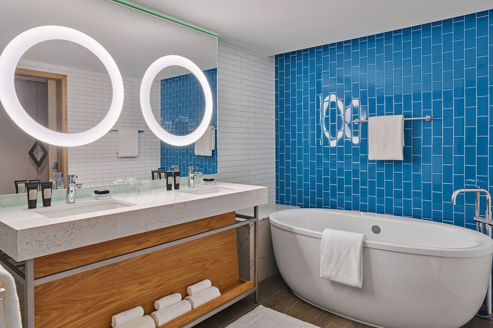 Room, 2 Bedrooms - Photo 3