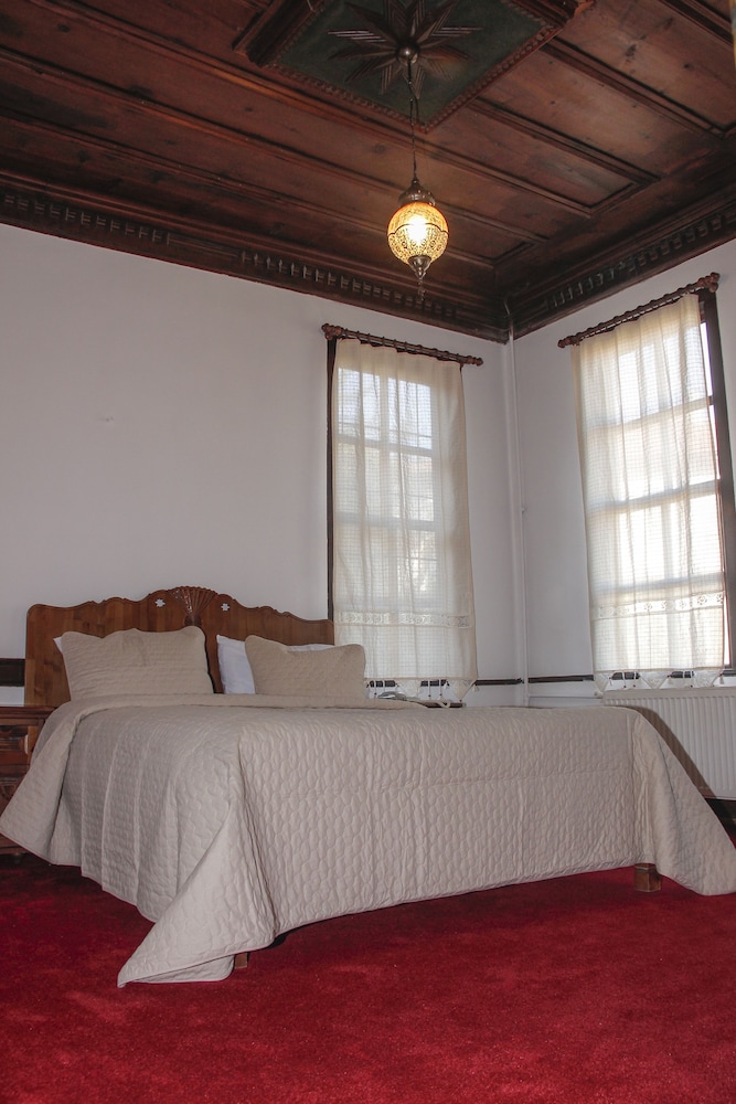 Deluxe Suite photo 1